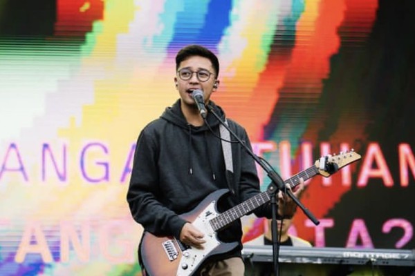 Ezra, Gitaris HiVi! Umumkan akan Hengkang