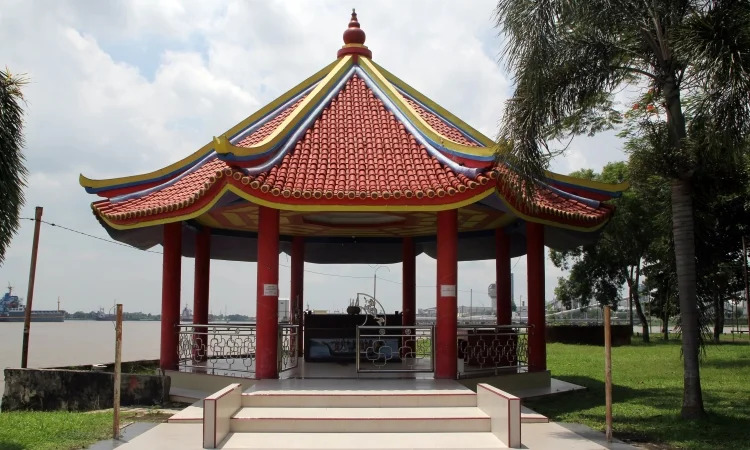 Panorama dan Keunikan Pulau Kemaro Palembang