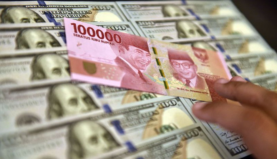 Rupiah Melemah Hampir Rp 16.000, Jokowi: Masih Aman