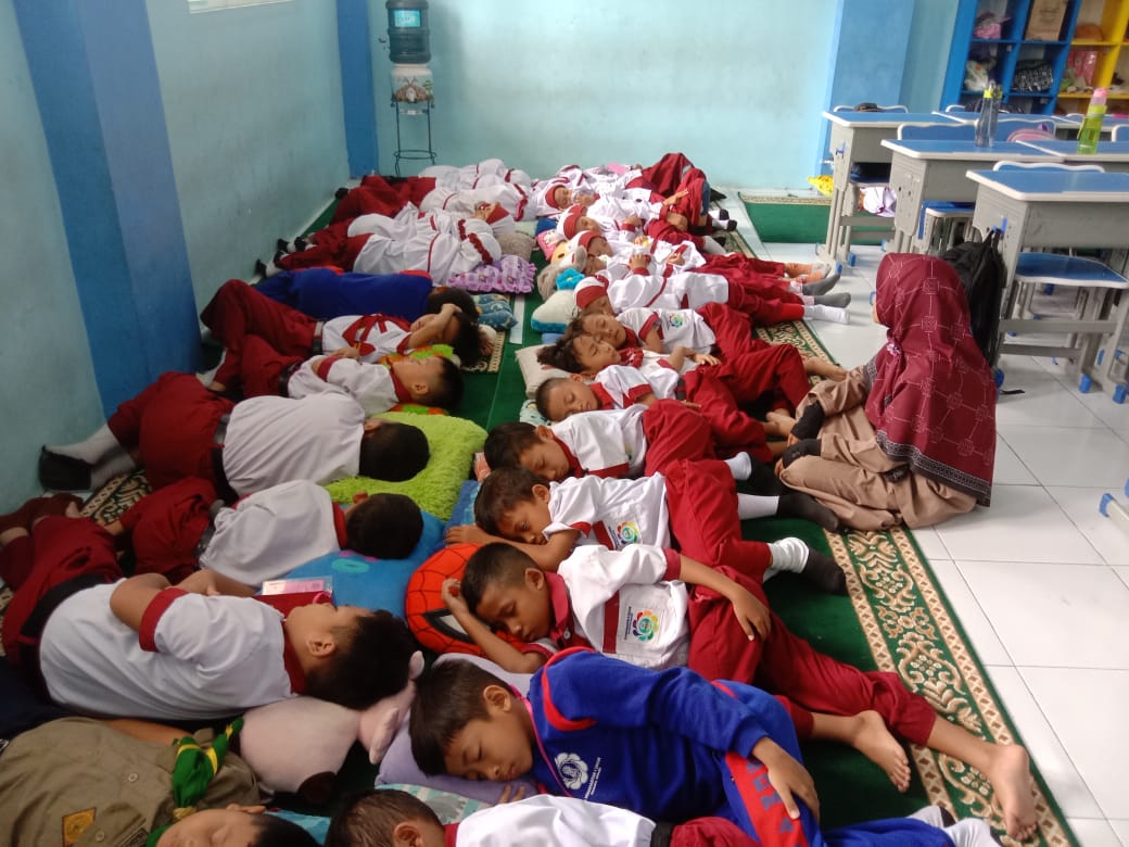SD di Sidoarjo Terapkan Mata Pelajaran Tidur Siang