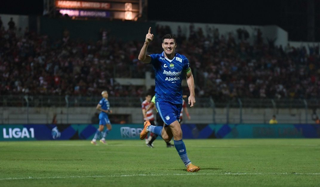 Nick Teken Kontrak Baru Bersama Persib