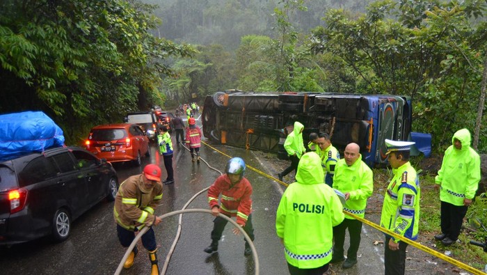 Polisi Belum Tetapkan Tersangka Kasus Bus ALS Terbalik di Sumbar
