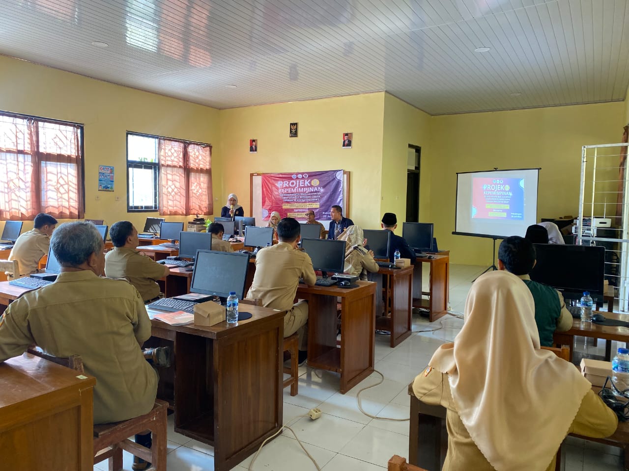 Mahasiswa PPG UPGRIS Gelar Pelatihan Classpoint & Flipbook untuk Pembelajaran Interaktif