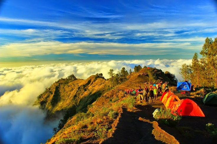 Mau Mendaki Gunung? Ini 10 Istilah yang Wajib Kamu Tahu