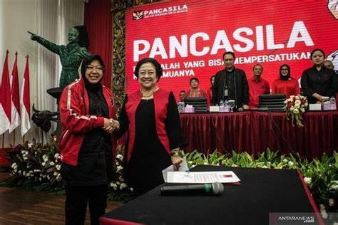 Risma Siap Maju Pilgub Jatim 2024: Usung Amanah dari PDIP, Lapor Langsung ke Jokowi