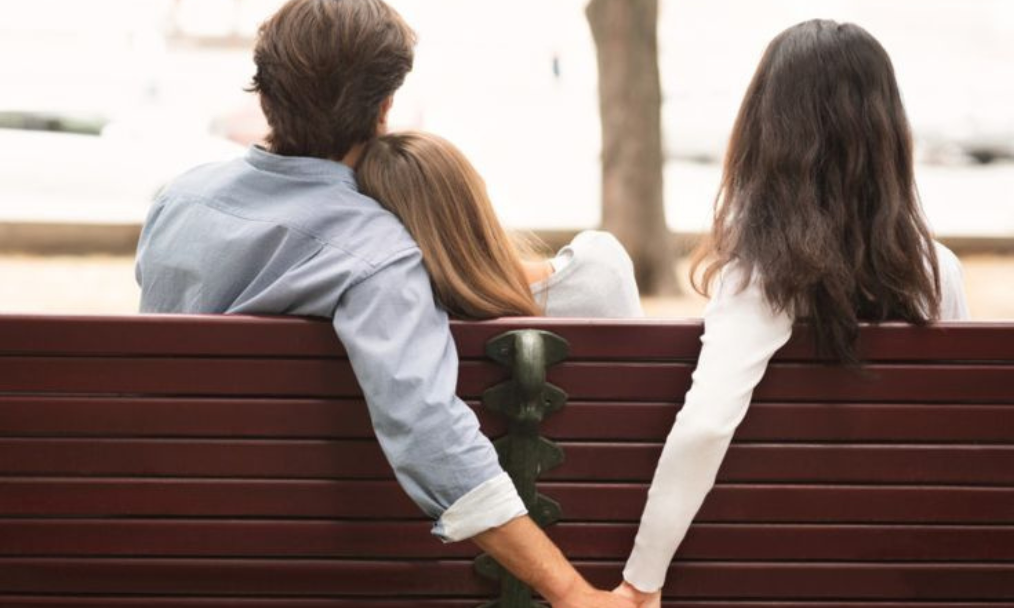 Viral! Istri Umroh, Suami Terciduk Selingkuh di Rumah Sendiri