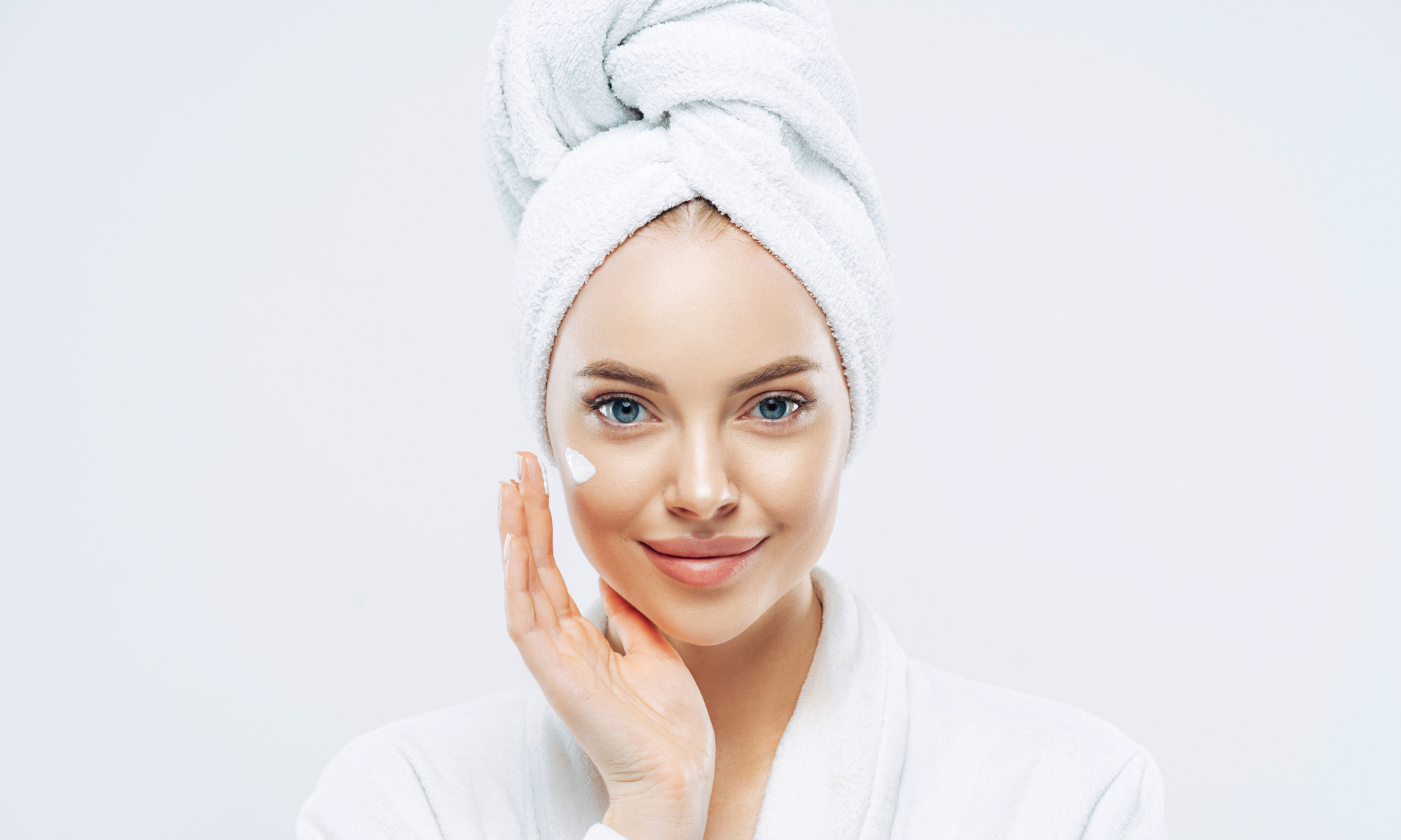 8 Cara Glow Up Tanpa Skincare yang Bisa Dilakukan di Rumah