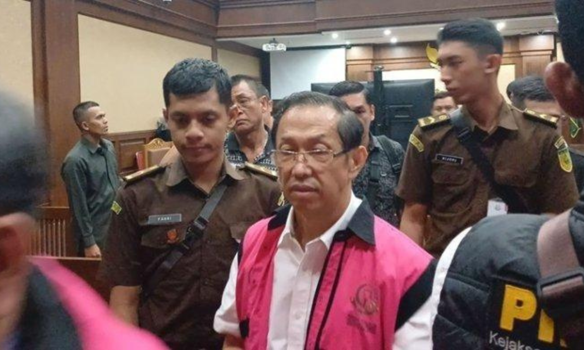 Tamron Dijebloskan 18 Tahun Penjara! Korupsi Rp300 Triliun &amp; Hancurkan Lingkungan, Ini Dampaknya!