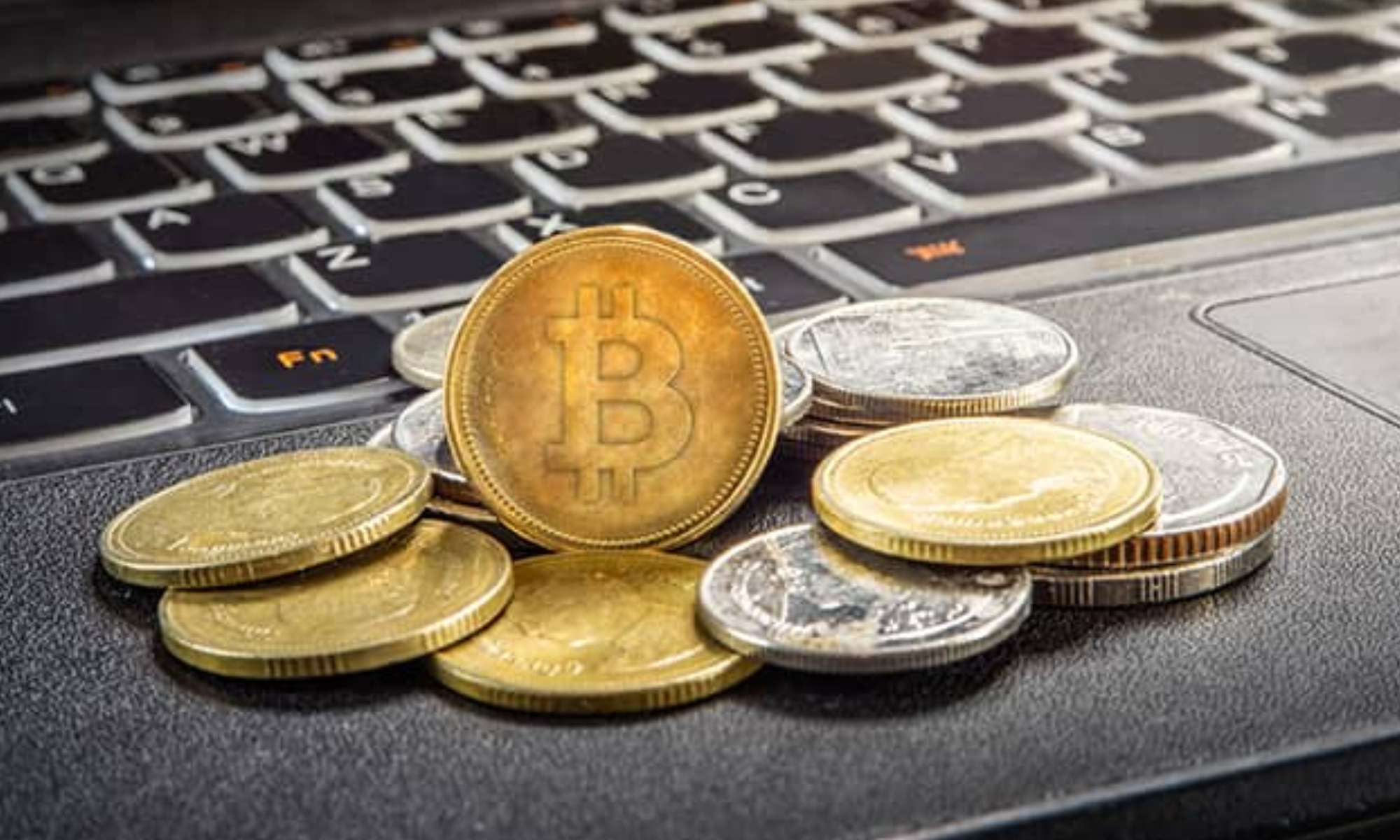 Harga Kripto Hari Ini 25 April 2025: BTC &amp; Solana Turun