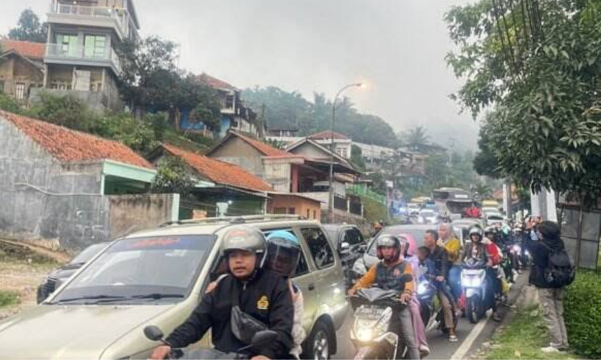 Mengurai Kemacetan Jalur Limbangan: Penerapan Sistem One Way di Jalur Nagreg yang Efektif Namun Sementara
