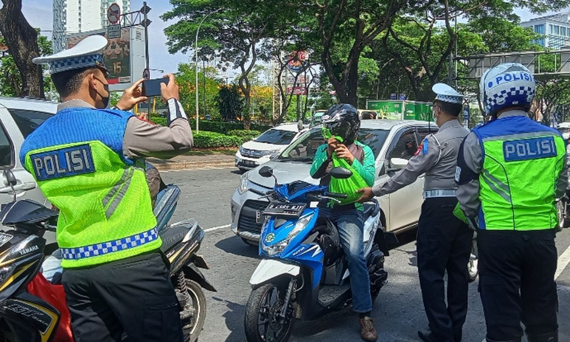Warga Mengamuk Saat Urus Tilang ETLE: Antre dari Pagi, Nomor 500 Belum Dipanggil