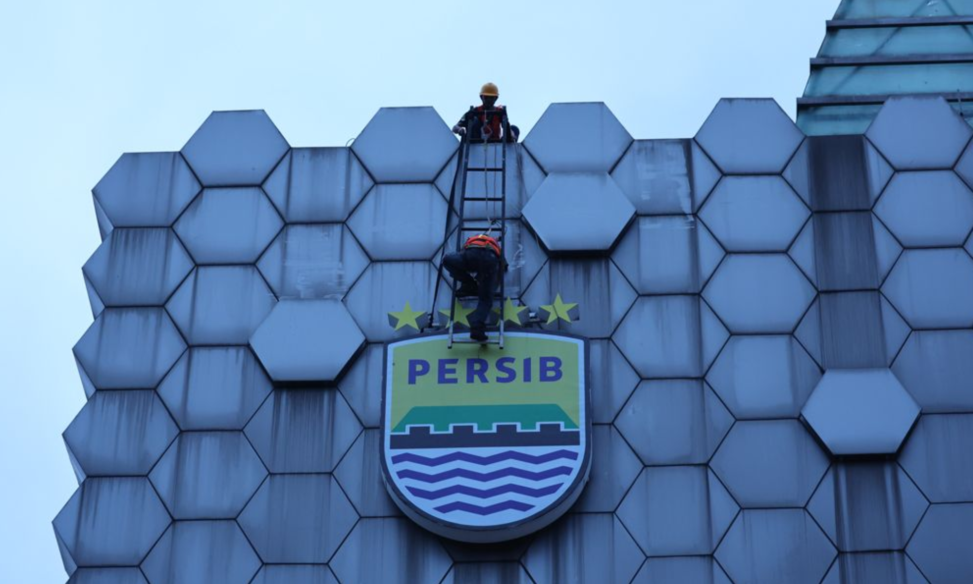 Persib Bandung Juara Liga 1 2025Bobotoh Rayakan Bareng Dedi Mulyadi, Sindir Ridwan Kamil!