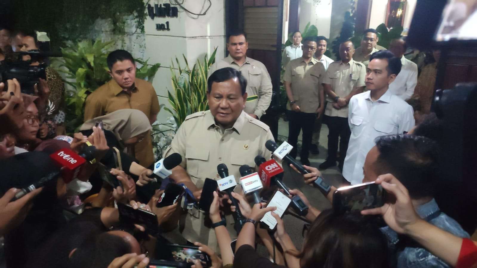 Prabowo Kunjungi Jokowi di Solo, Hangatkan Suasana Jelang Penutupan Kongres PSI