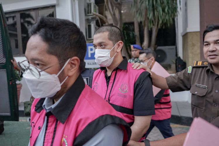 Bongkar Skandal Pertamina: 18 Tersangka Korupsi Rugikan Negara Rp 285 Triliun!