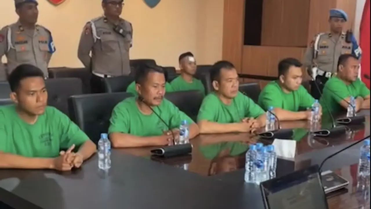 7 Tampang Brimob Diperiksa Propam: Kasus Ojol Tewas Usut Dengan Transparan