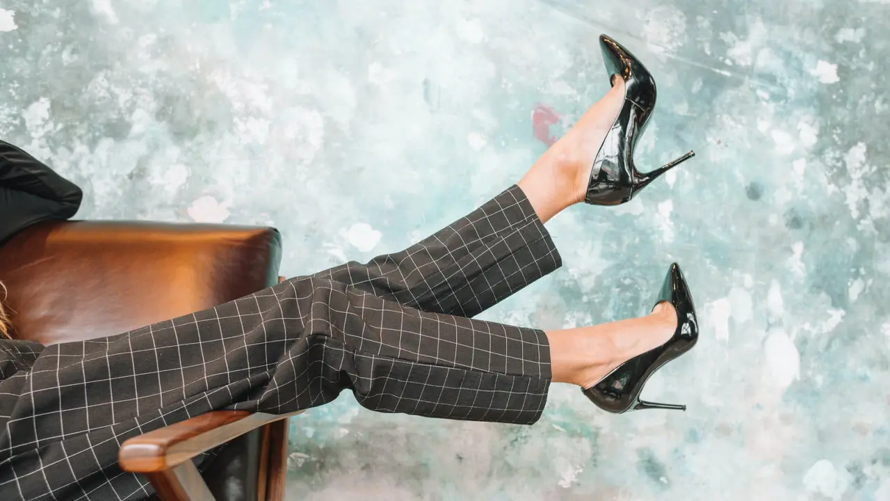 7 Fakta Mengejutkan Varises: Risiko High Heels &amp; Duduk Lama yang Wajib Diketahui!