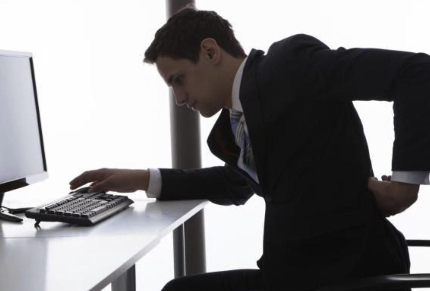 7 Fakta Nyeri Pinggang Nonmekanikal: Bisa Jadi Gejala Kanker & Penyakit Serius