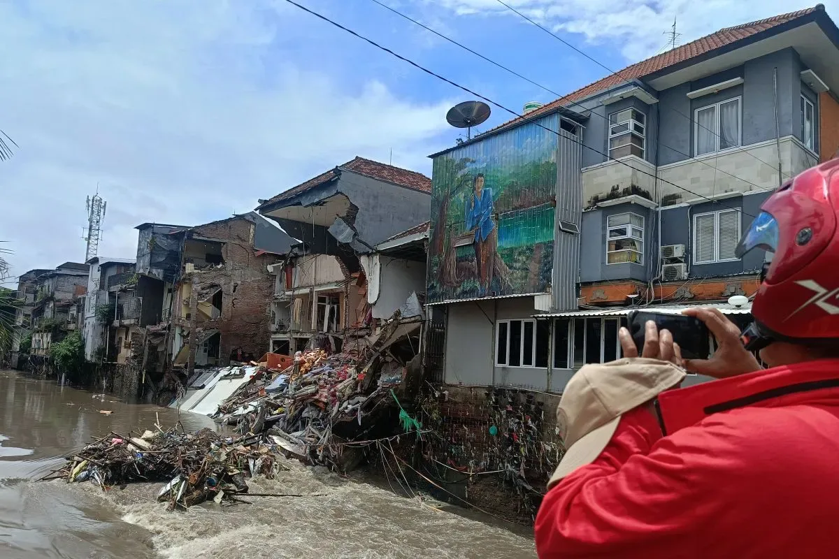 90.000 Pelanggan Terselamatkan! PLN Pulihkan Listrik Bali Pasca Banjir 11 September 2025