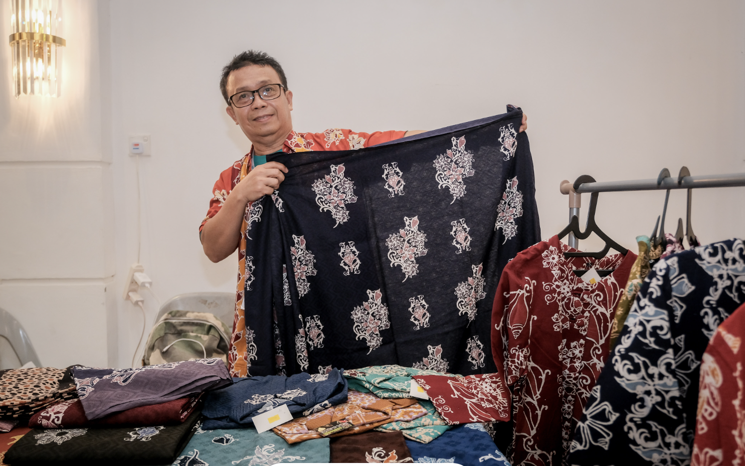 7 Destinasi Wisata Kampung Batik Indonesia & 20 Ucapan Hari Batik 2025