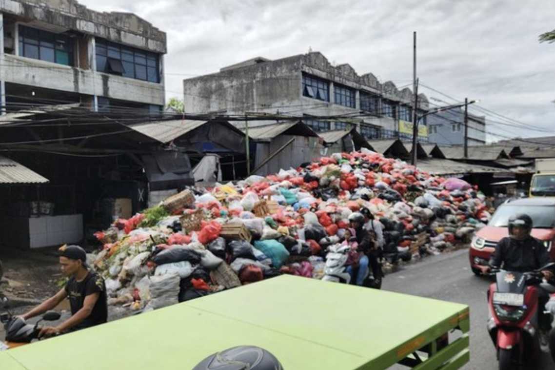 Krisis Sampah Tangsel Memuncak, Walkot Gandeng Bogor–Serang Cari Solusi