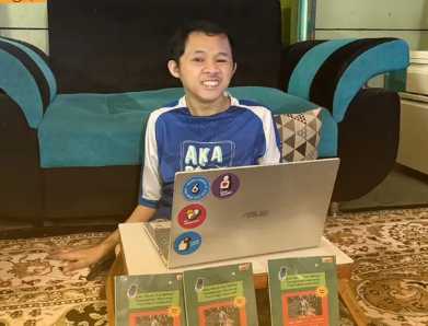 Dari Beasiswa ke Buku: Prestasi Penerima Beasiswa Pustaka Riyadz